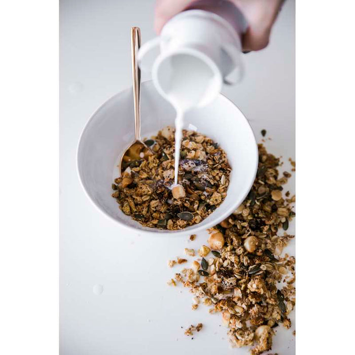 Pot à lait en métal couleur ivoire   H100mm 125ml - 36Pcs
